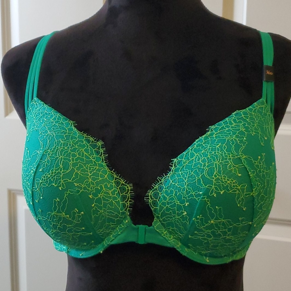 NWT Victoria's Secret Very Sexy Push Up Bra